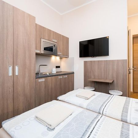 Manesova Astra Apartment Прага Экстерьер фото